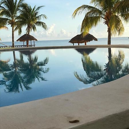 Front Beach Private Room With Shared Bathroom كانكون المظهر الخارجي الصورة