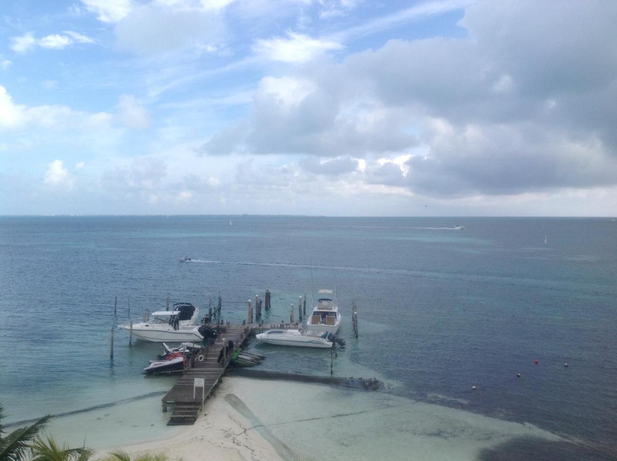 Front Beach Private Room With Shared Bathroom كانكون المظهر الخارجي الصورة