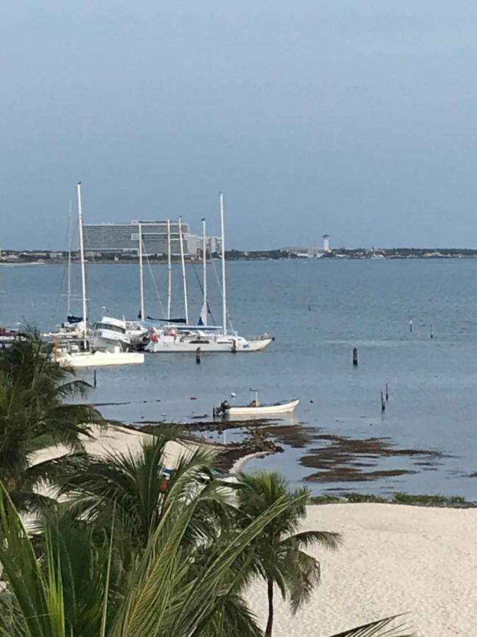 Front Beach Private Room With Shared Bathroom كانكون المظهر الخارجي الصورة
