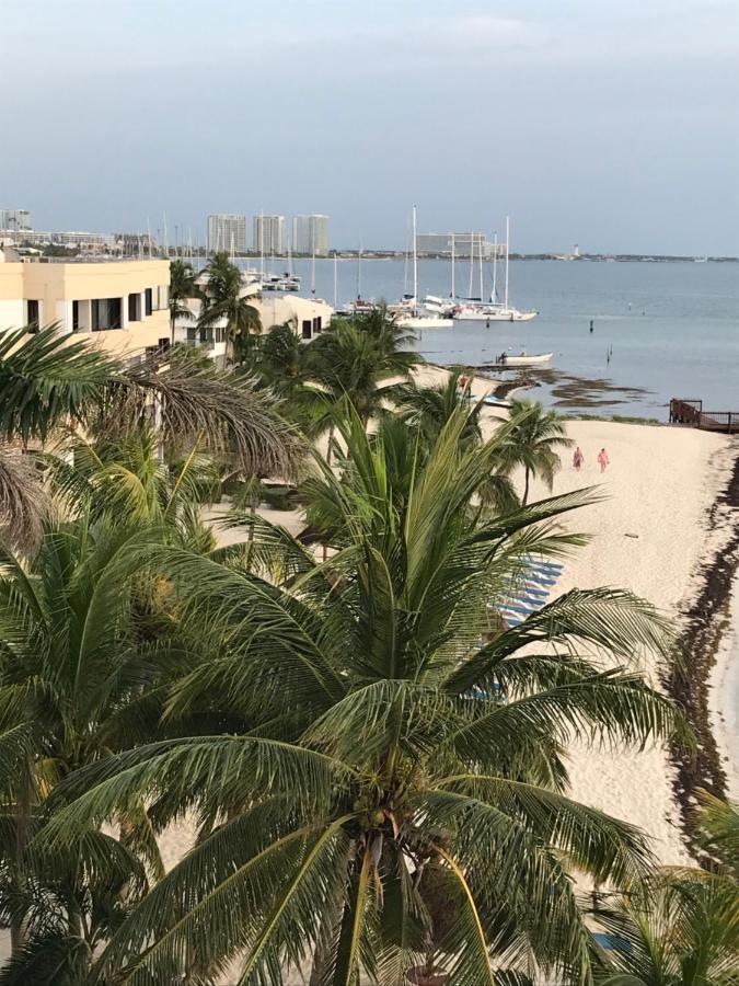 Front Beach Private Room With Shared Bathroom كانكون المظهر الخارجي الصورة