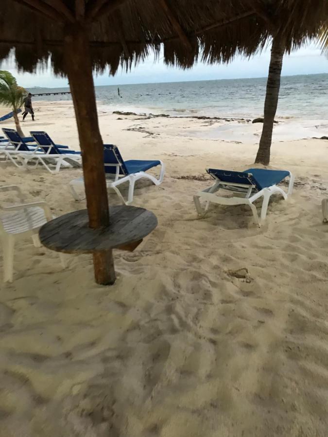 Front Beach Private Room With Shared Bathroom كانكون المظهر الخارجي الصورة
