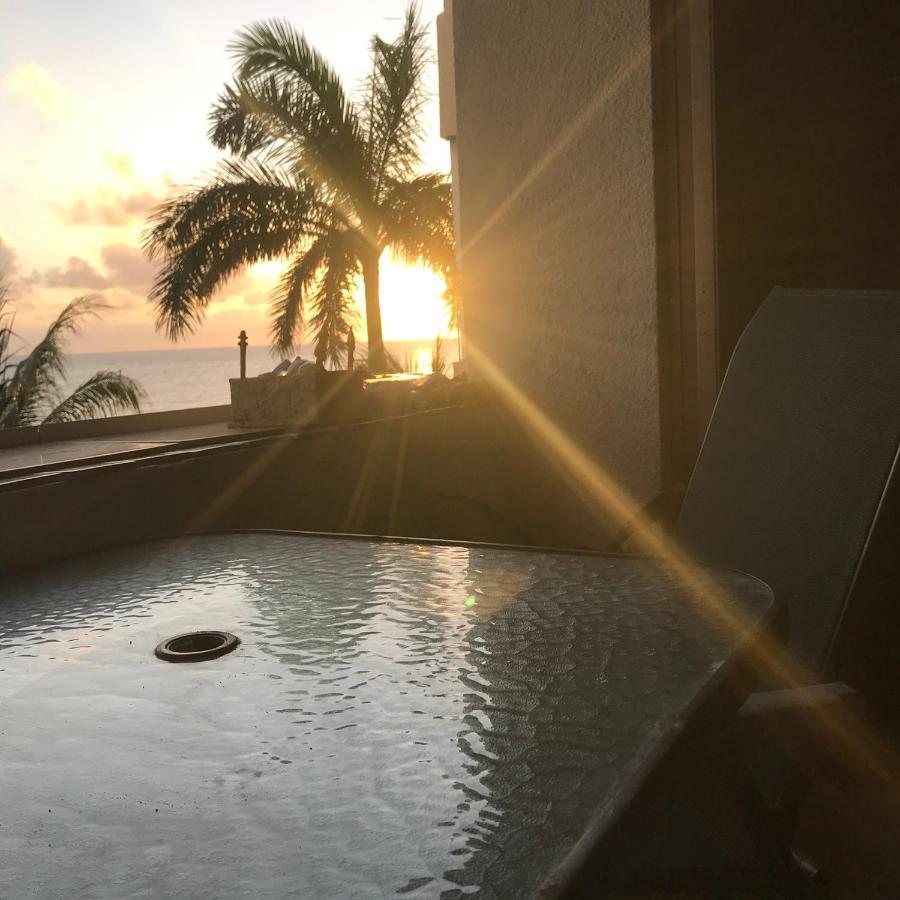 Front Beach Private Room With Shared Bathroom كانكون المظهر الخارجي الصورة