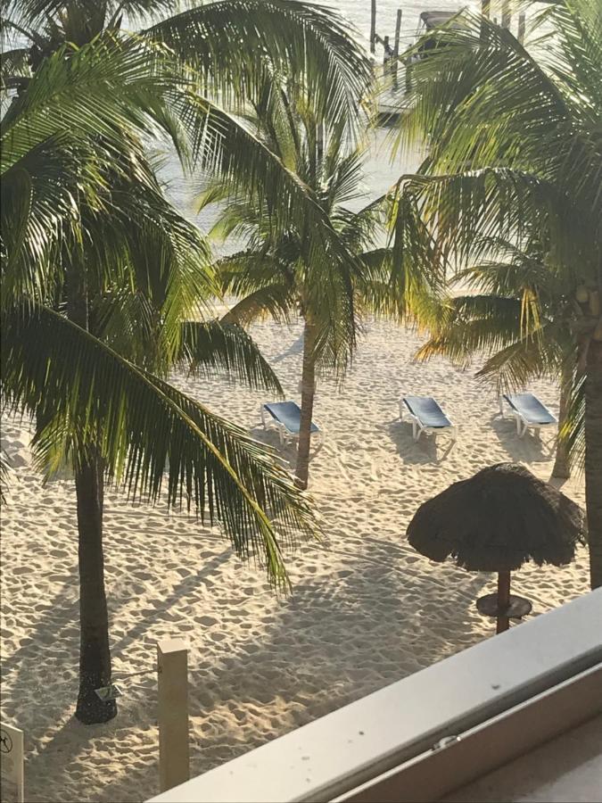 Front Beach Private Room With Shared Bathroom كانكون المظهر الخارجي الصورة