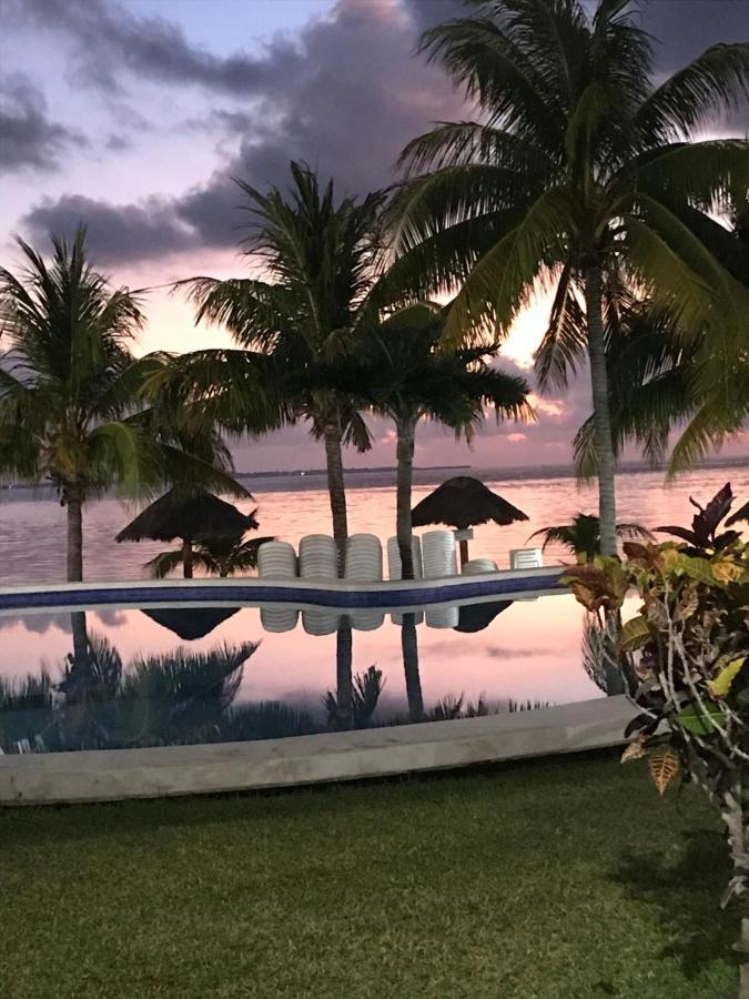 Front Beach Private Room With Shared Bathroom كانكون المظهر الخارجي الصورة