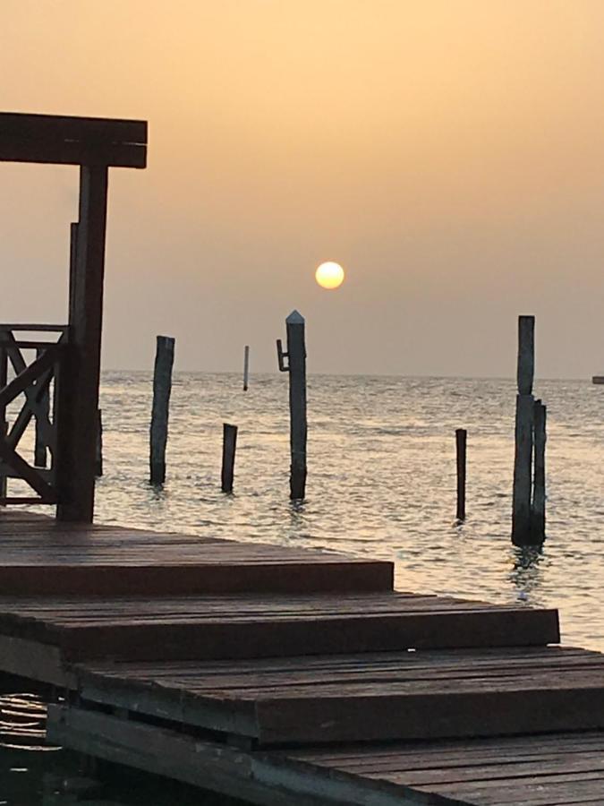 Front Beach Private Room With Shared Bathroom كانكون المظهر الخارجي الصورة