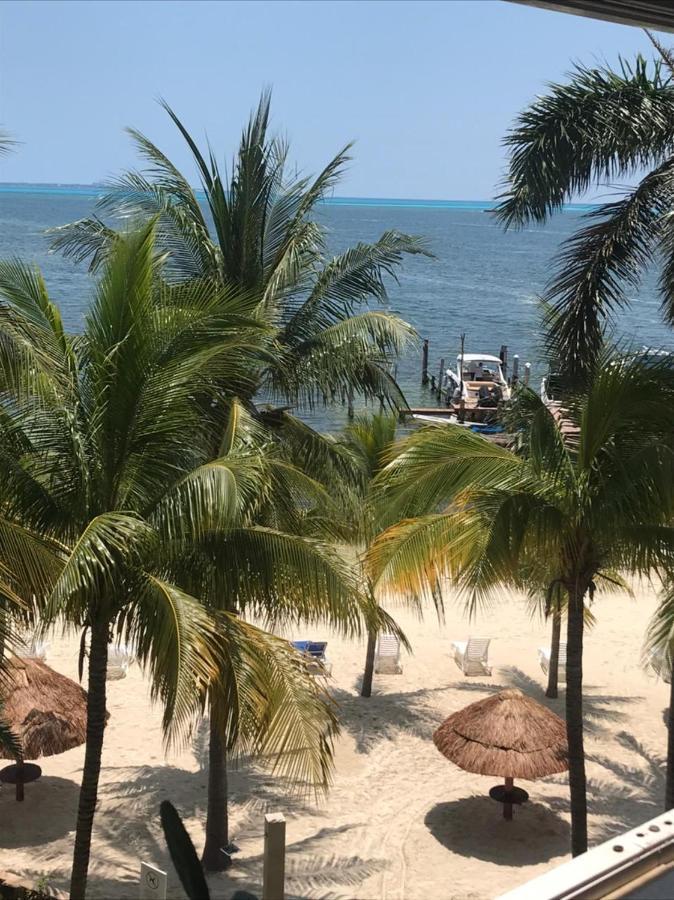 Front Beach Private Room With Shared Bathroom كانكون المظهر الخارجي الصورة