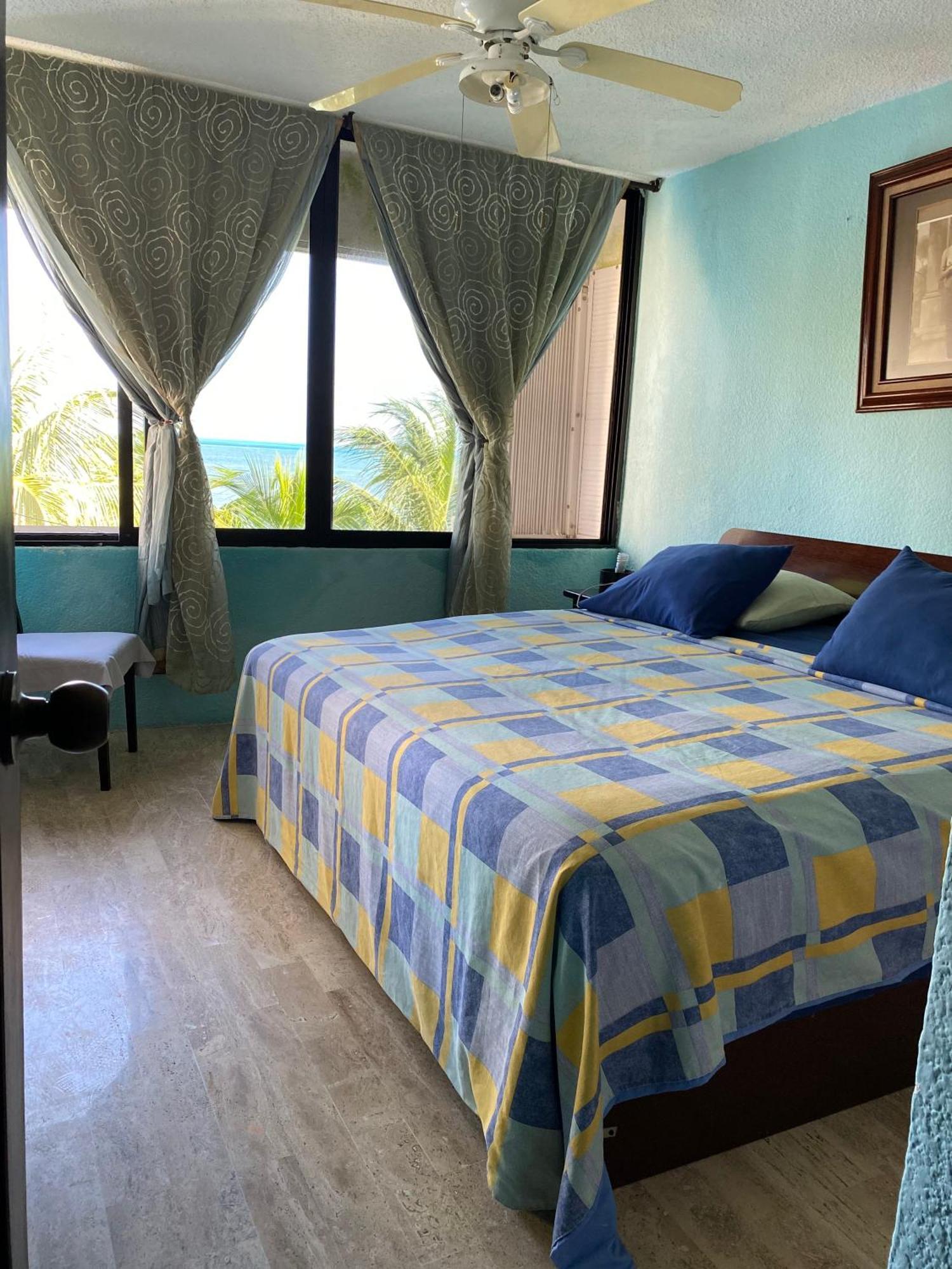 Front Beach Private Room With Shared Bathroom كانكون المظهر الخارجي الصورة