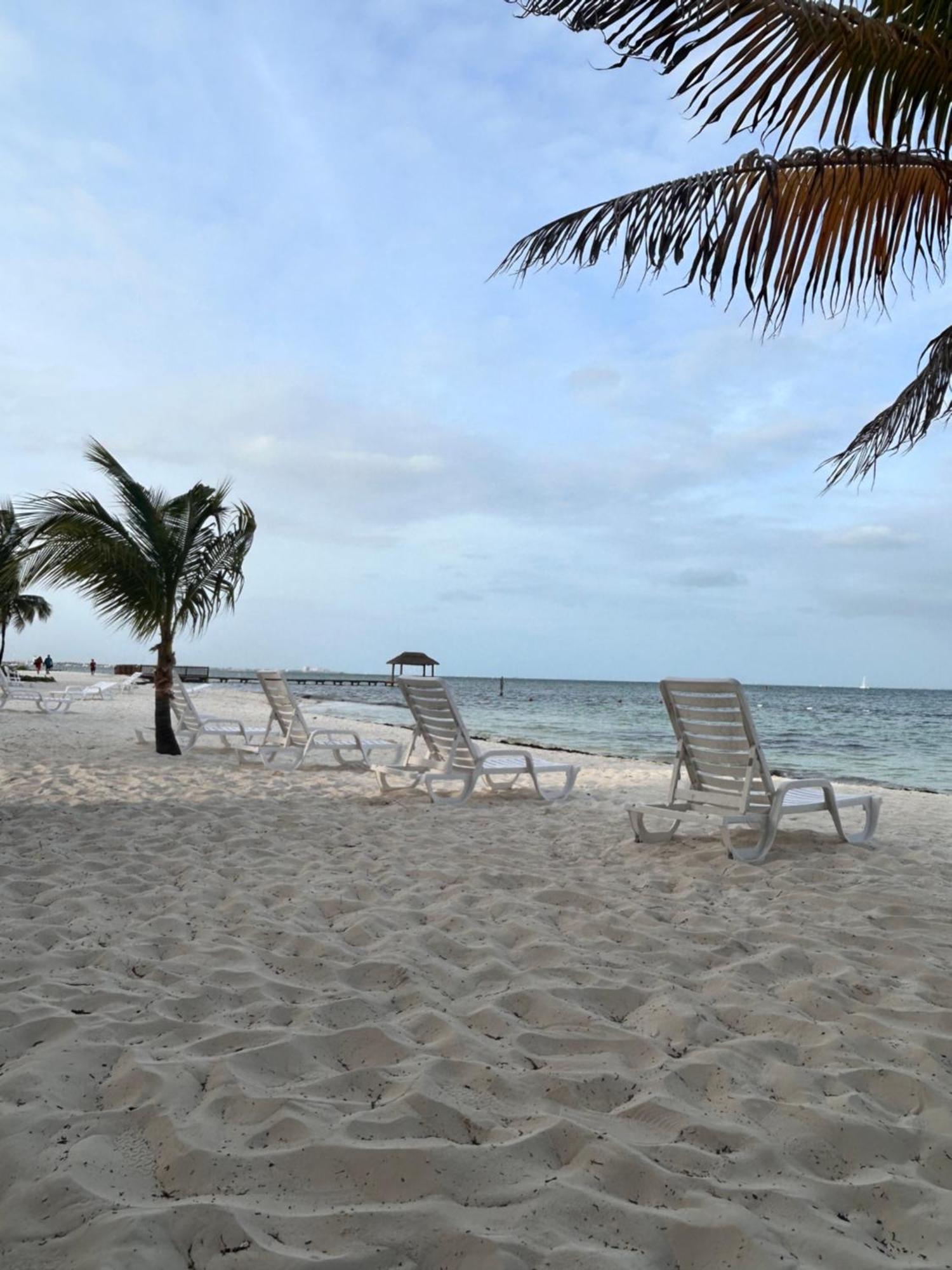 Front Beach Private Room With Shared Bathroom كانكون المظهر الخارجي الصورة