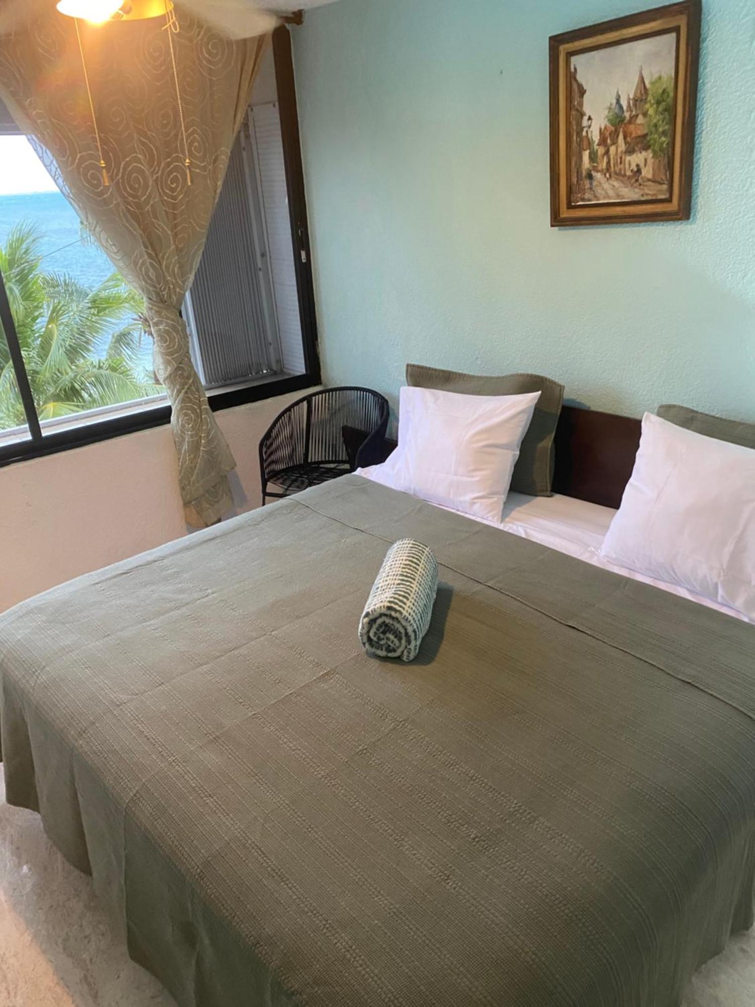 Front Beach Private Room With Shared Bathroom كانكون المظهر الخارجي الصورة