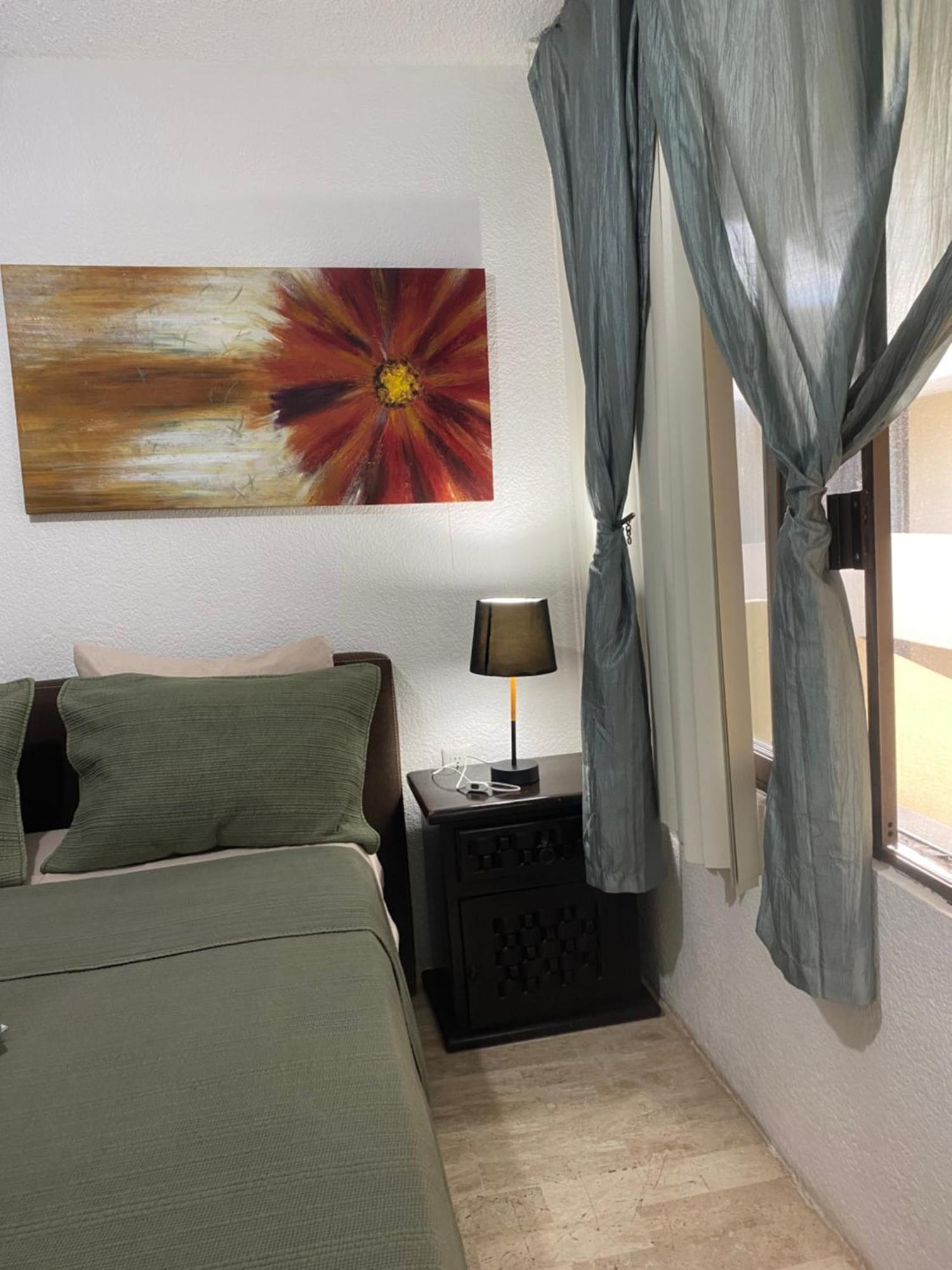 Front Beach Private Room With Shared Bathroom كانكون المظهر الخارجي الصورة